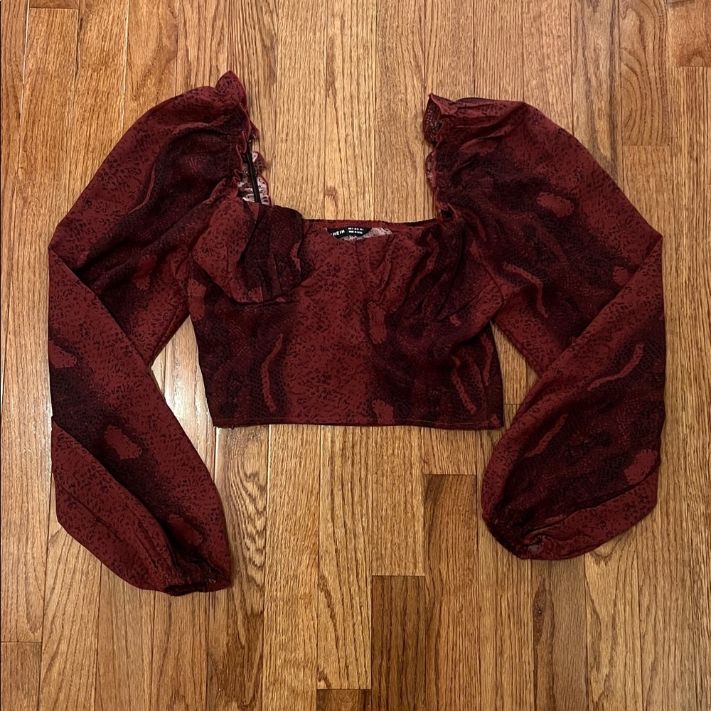 SHEIN Red & Black Cropped Long Sleeve Snakeskin Print Blouse Women’s Size Small